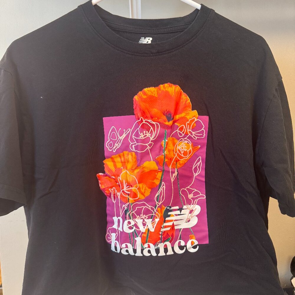 New Balance Graphic Crop T-Shirt